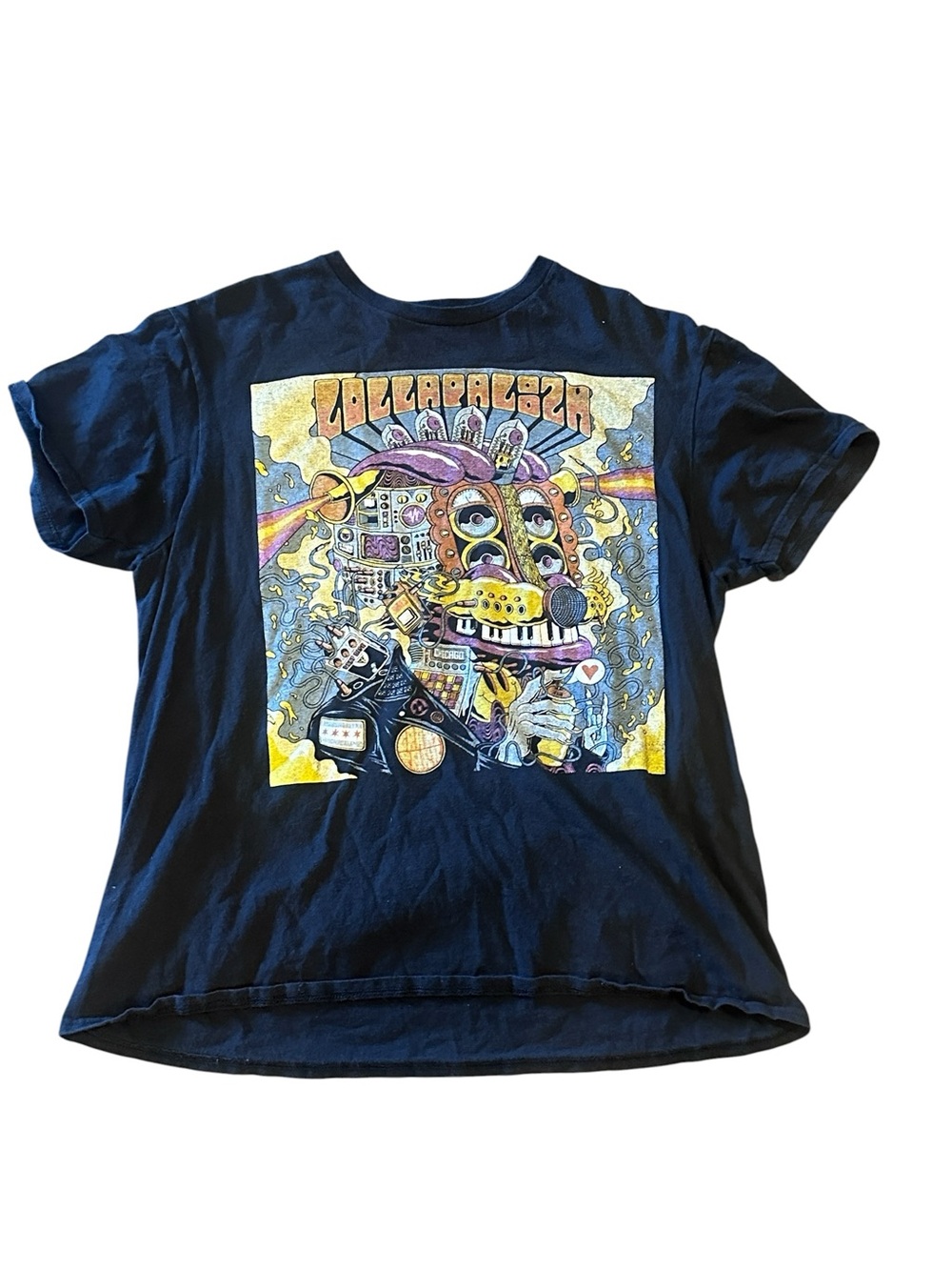 2022 Lalapalooza back shirt sleeve tee large